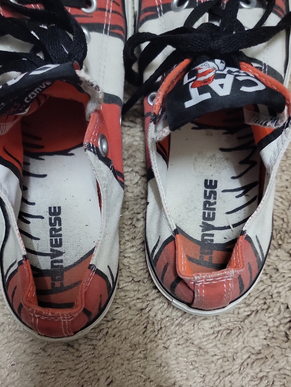 CAT IN THE HAT Low-Top Canvas Sneakers in Red and White - Picture 4 of 5